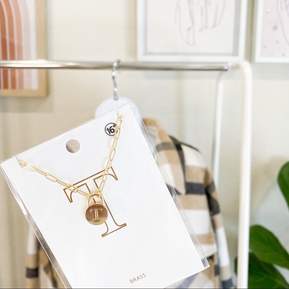 Statement necklace letter initials - Picture 3 of 5